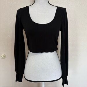Babaton Aritzia Balsam Black Seamless Long Sleeve Scoop Neck Crop Top Sz Medium